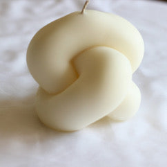Large Knot Candle